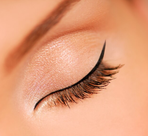 eyeLiner-Un Regard VIP